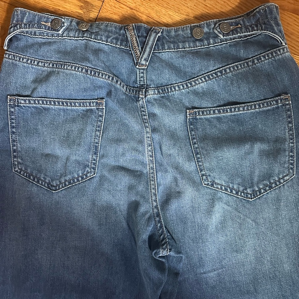 Beautiful Sundance wide leg jeans size 27 but runs big it’s more like size 29